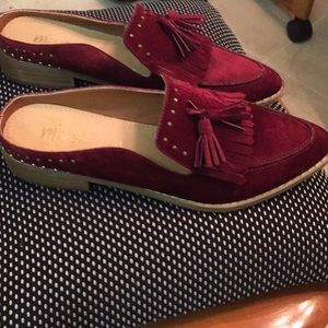 NWOT Mi.iM maroon Women mules